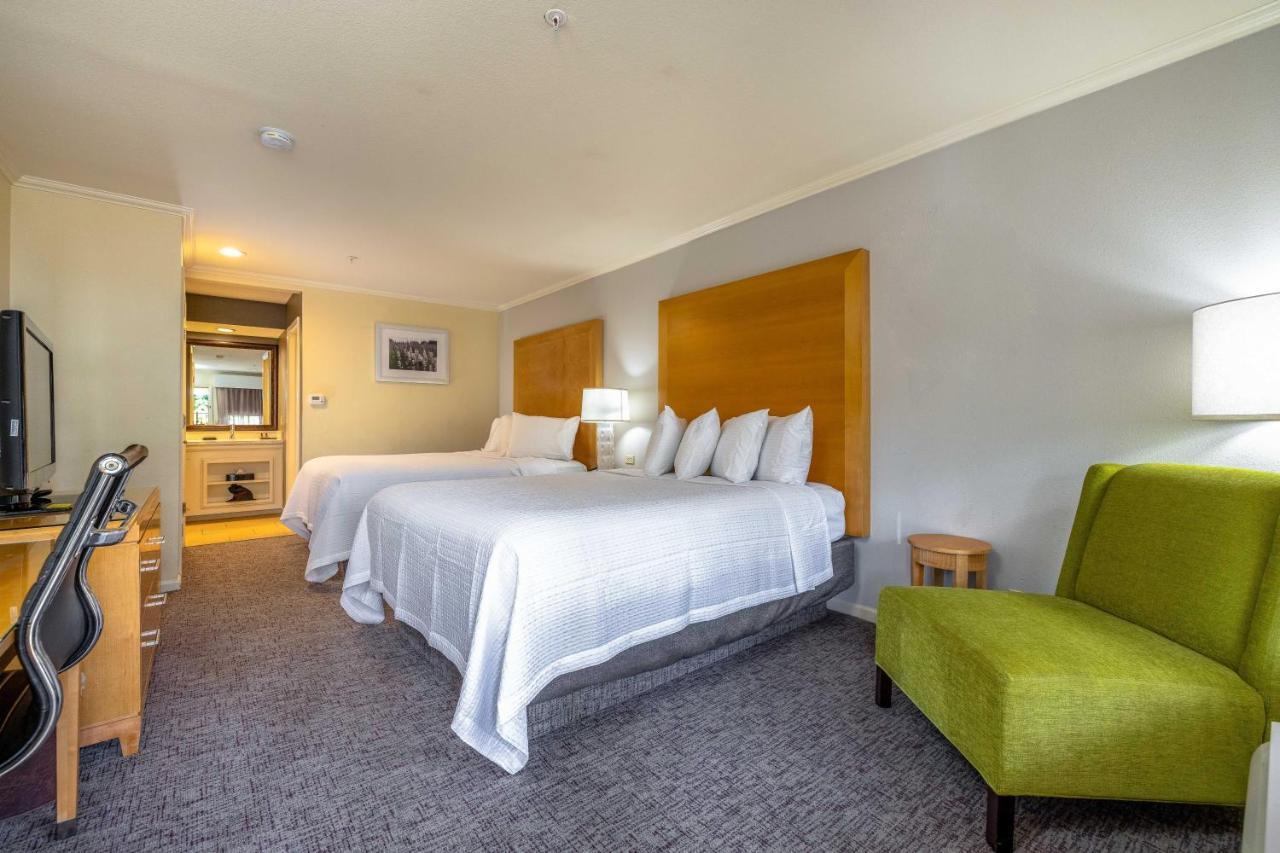 Best Western Plus Dixon Davis Bagian luar foto