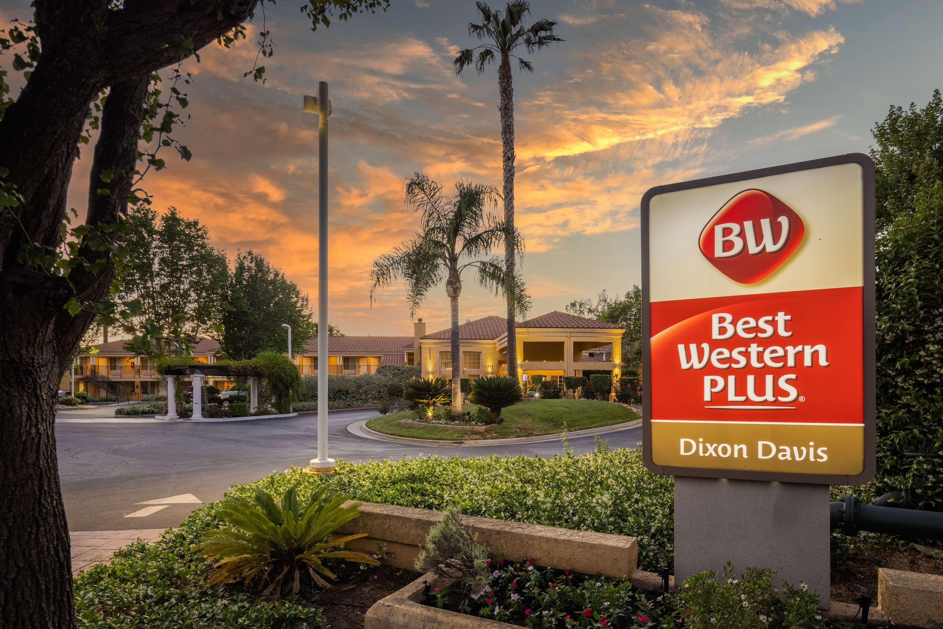 Best Western Plus Dixon Davis Bagian luar foto