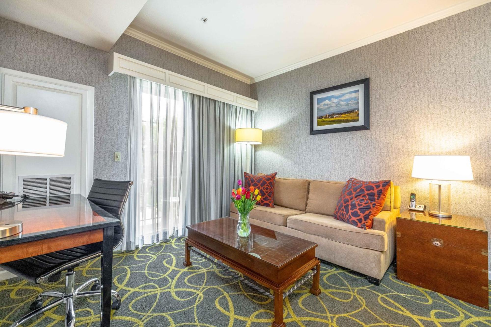 Best Western Plus Dixon Davis Bagian luar foto