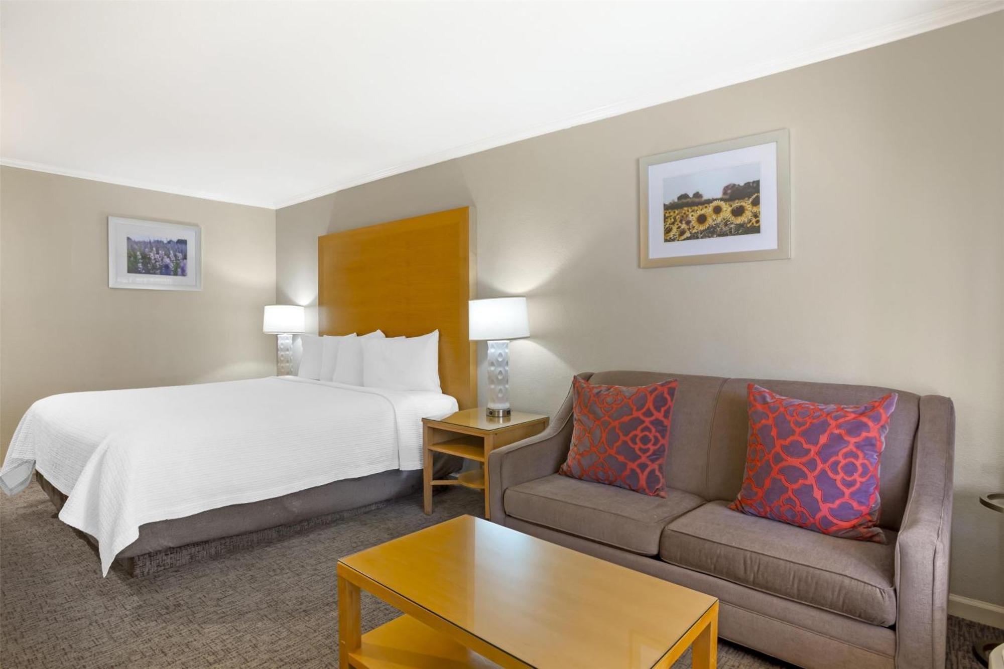Best Western Plus Dixon Davis Bagian luar foto