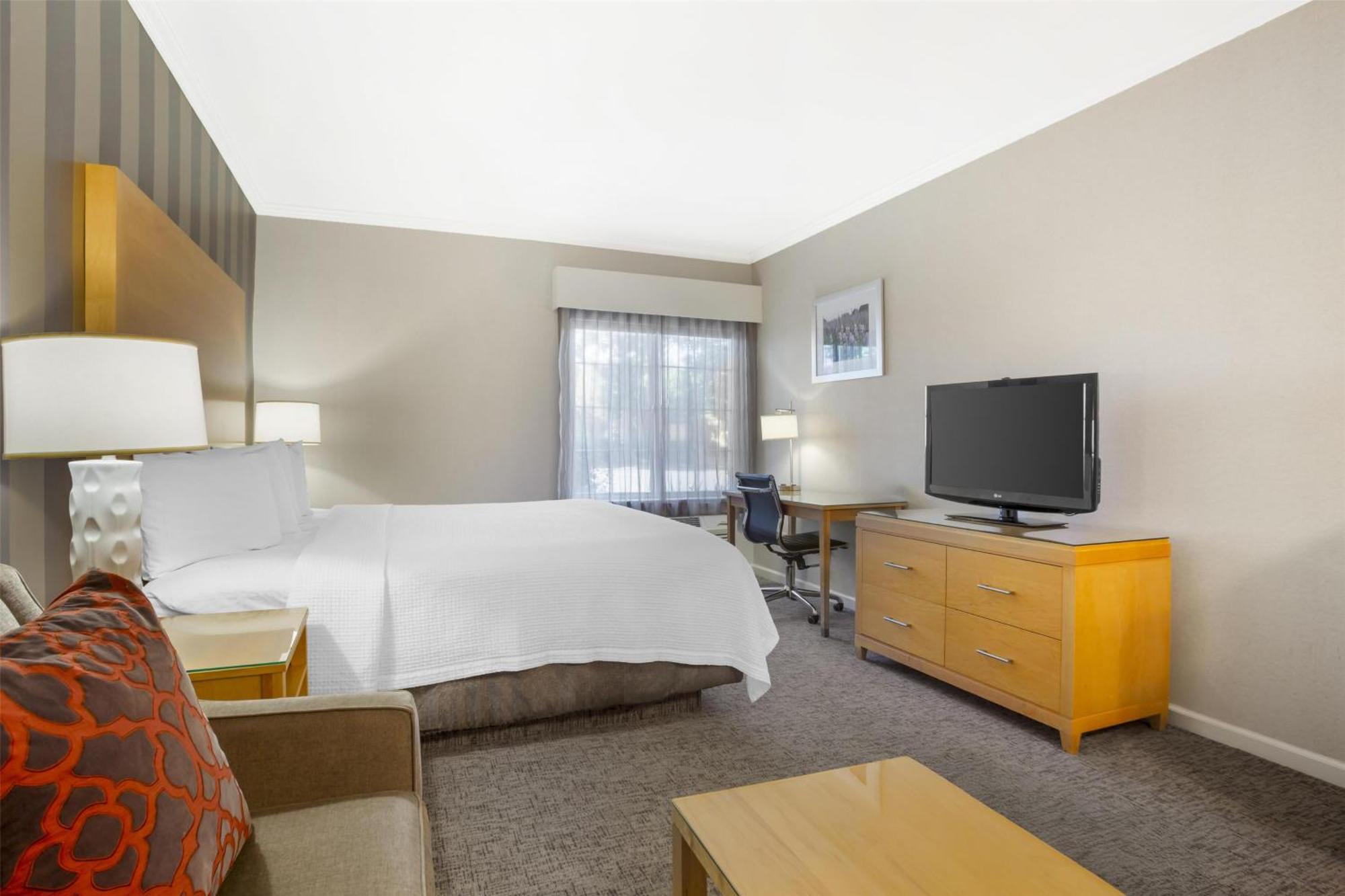 Best Western Plus Dixon Davis Bagian luar foto