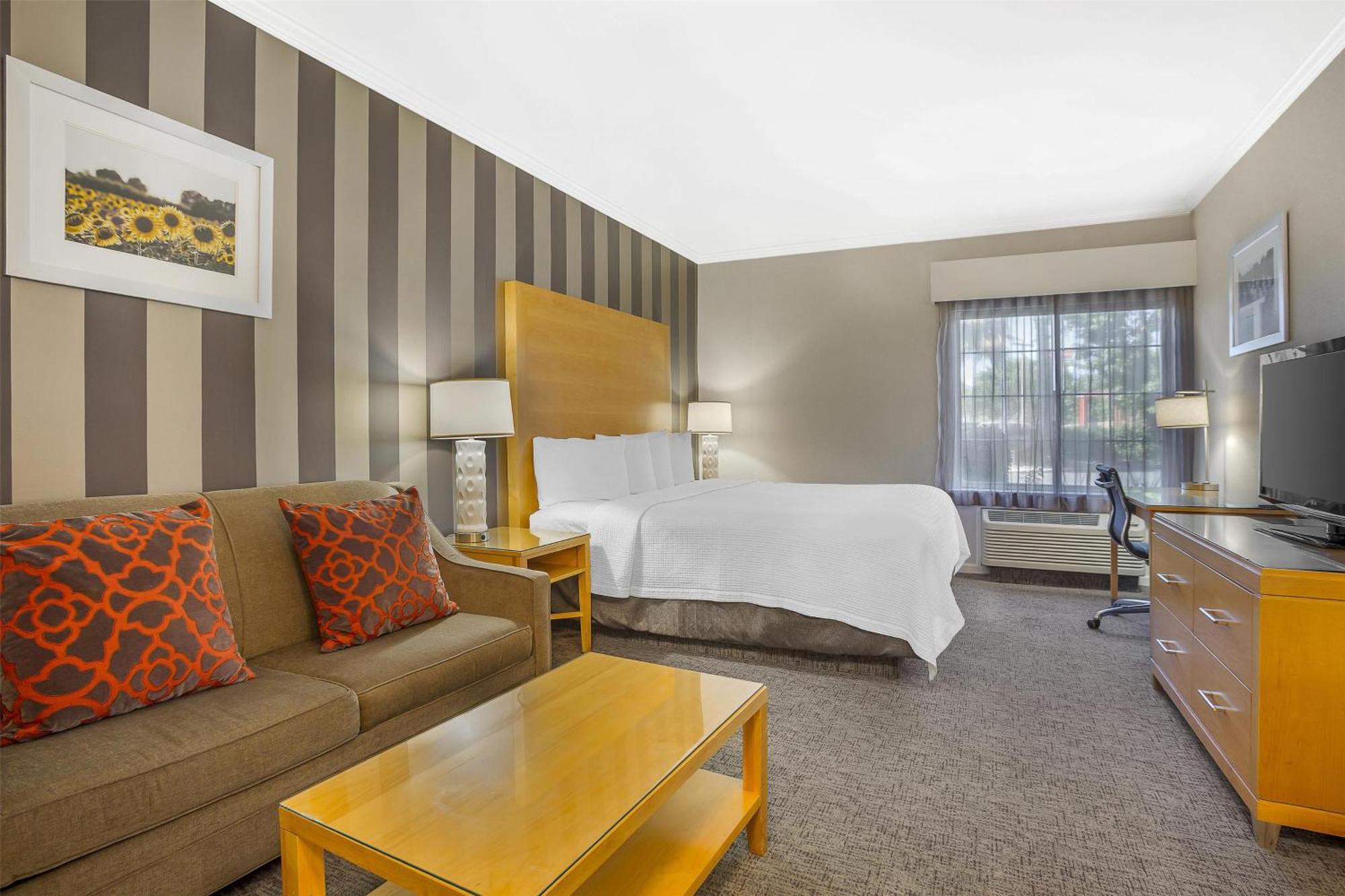 Best Western Plus Dixon Davis Bagian luar foto