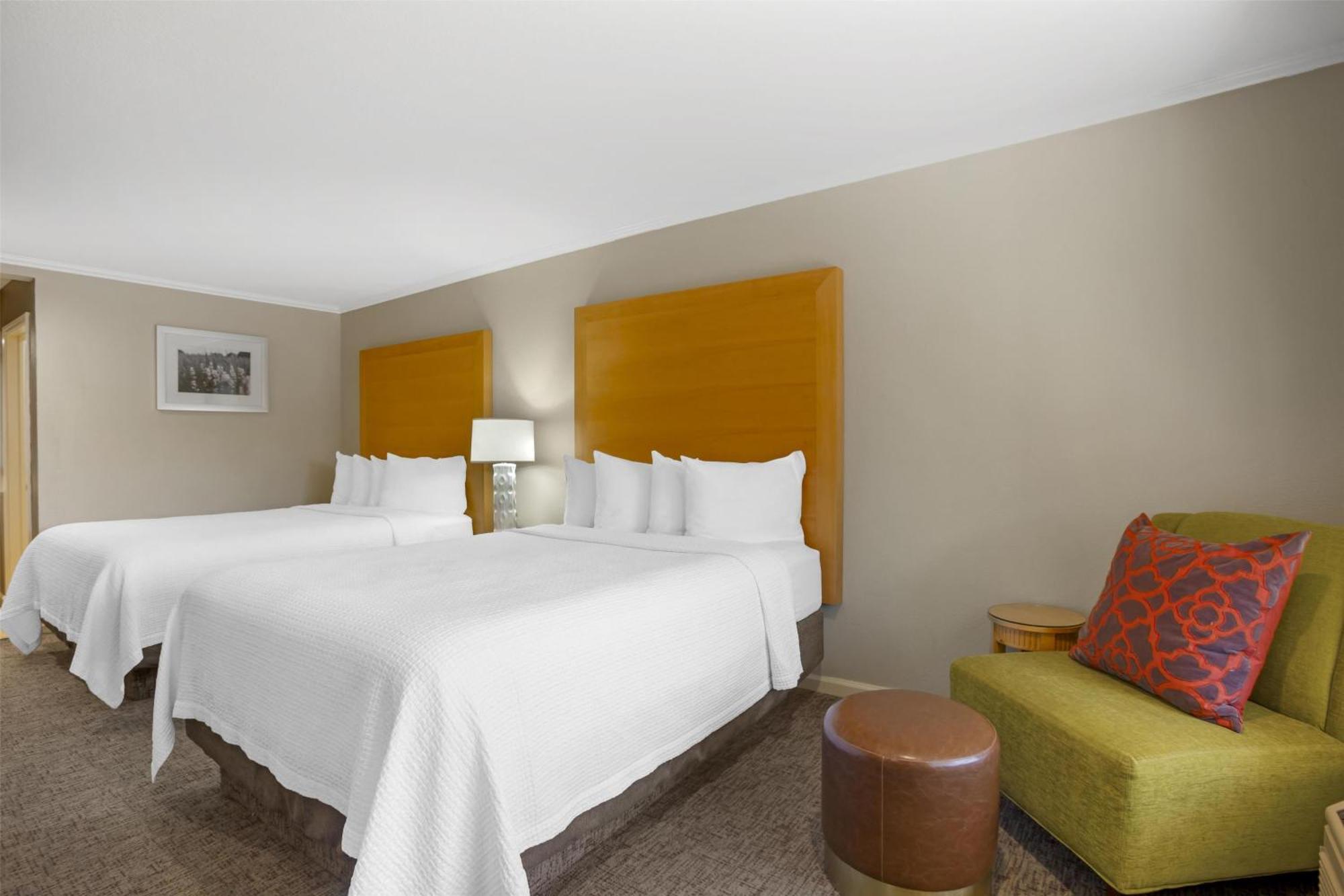 Best Western Plus Dixon Davis Bagian luar foto