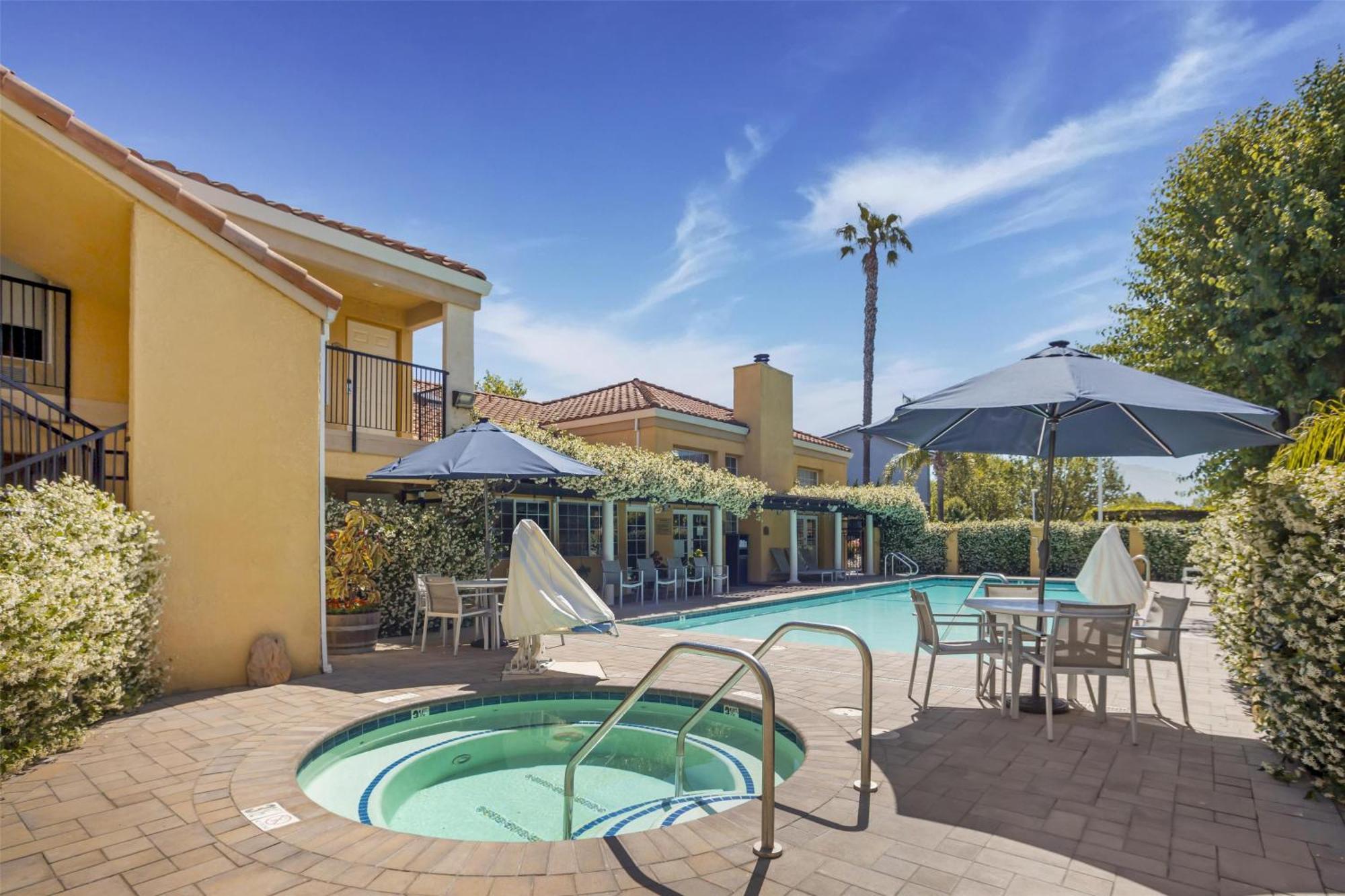 Best Western Plus Dixon Davis Bagian luar foto